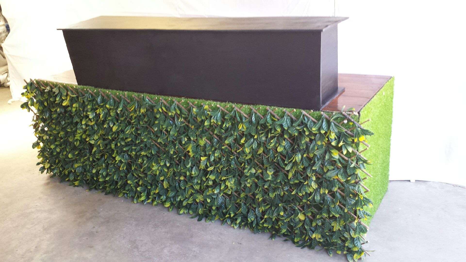 HEDGE BAR